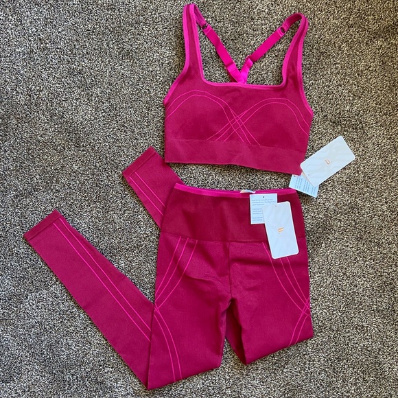 NWT SET! Fabletics Adele Corsetry Seamless Sports Bra & Legging Brick/Hot Pink - Picture 2 of 4